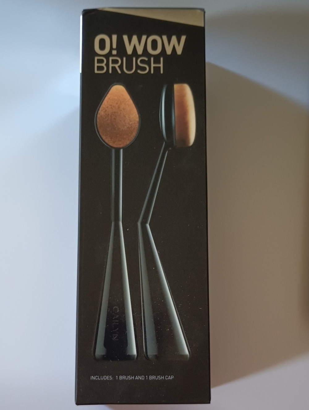 2/$20- O! WOW Brush Oval Makeup Brush - Black with Brown Bristle